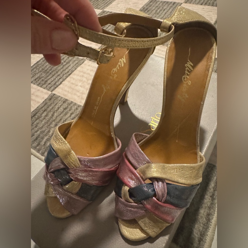 True 70s Miss Sixty Made in Italy Strappy Gold Colorful Shimmery Sandal Heels